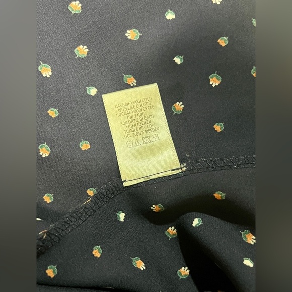 WEST KEI Navy blue floral print blouse size M. - Picture 11 of 11